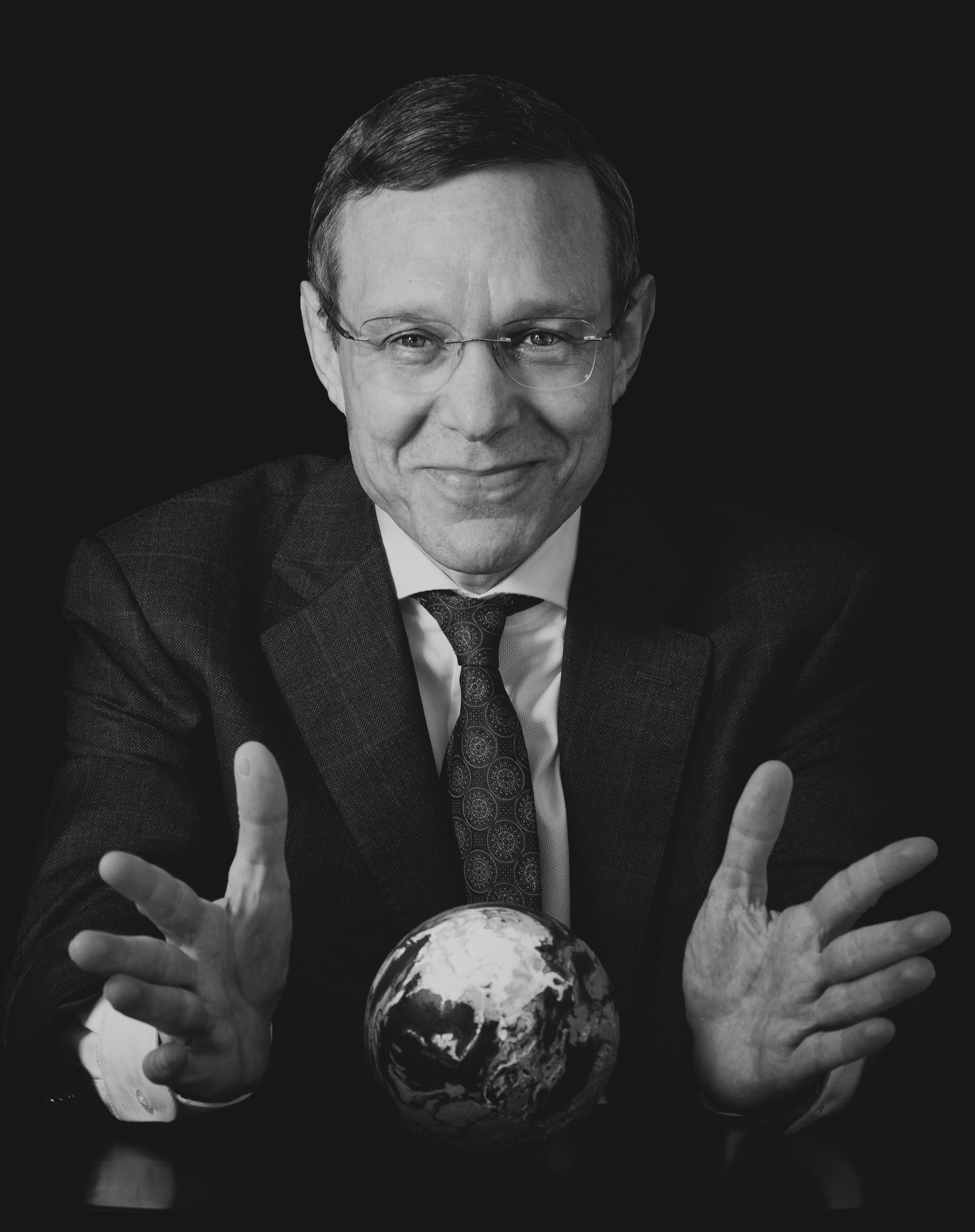 Avi Loeb photographed in 2023.